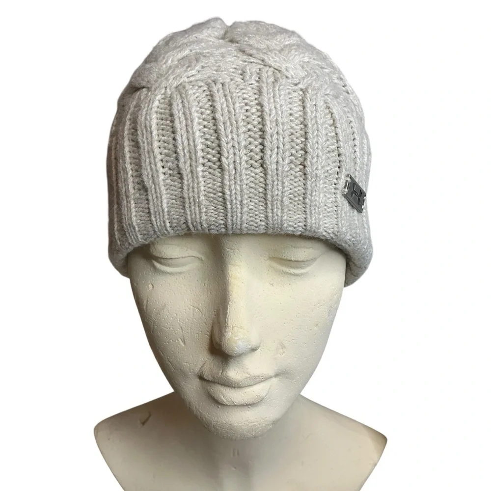 Under Armour‎ Cable Knit Beanie Hat Cream and Gray Fleece Lined Winter Hat